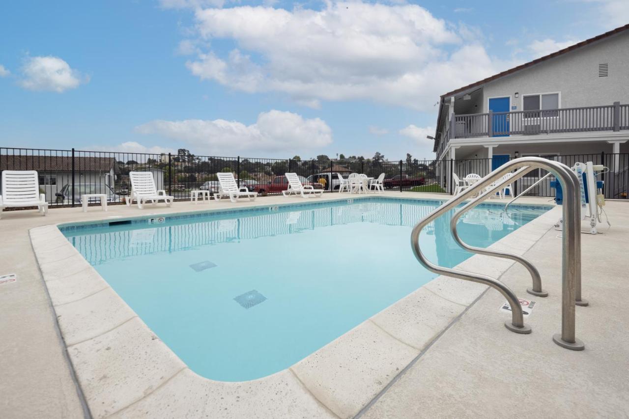 Days Inn By Wyndham Arroyo Grande Pismo Beach Extérieur photo