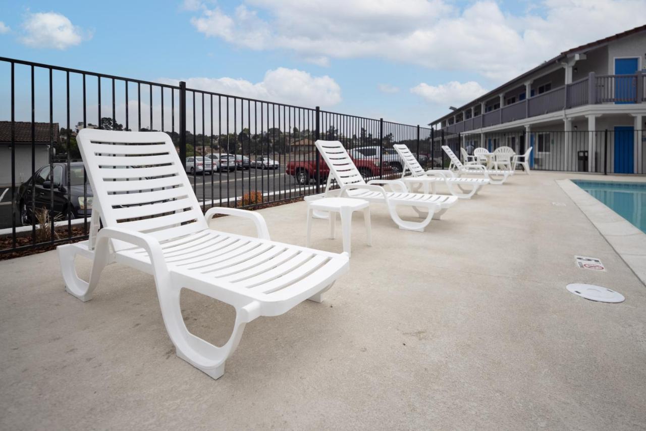 Days Inn By Wyndham Arroyo Grande Pismo Beach Extérieur photo