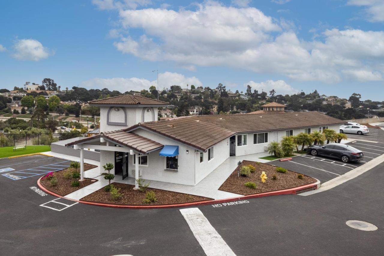 Days Inn By Wyndham Arroyo Grande Pismo Beach Extérieur photo