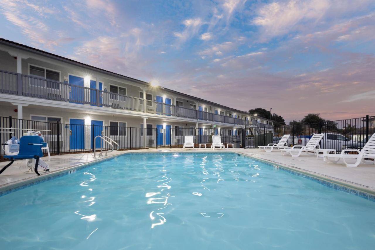 Days Inn By Wyndham Arroyo Grande Pismo Beach Extérieur photo