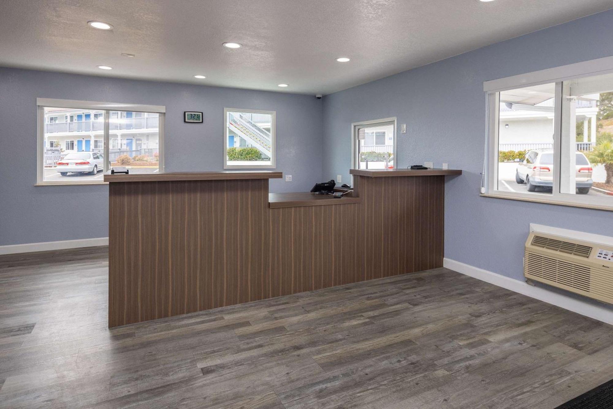 Days Inn By Wyndham Arroyo Grande Pismo Beach Extérieur photo