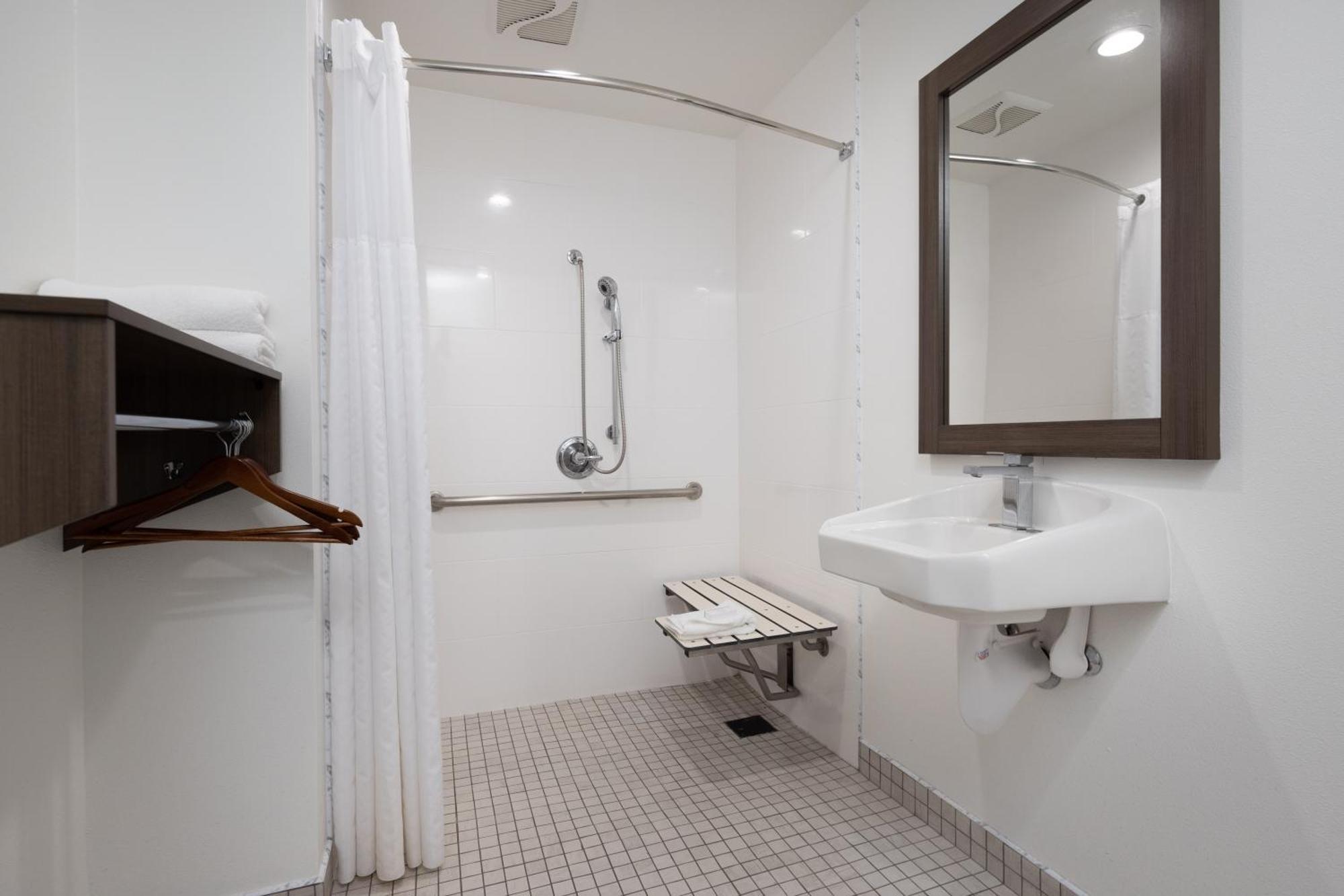 Days Inn By Wyndham Arroyo Grande Pismo Beach Extérieur photo