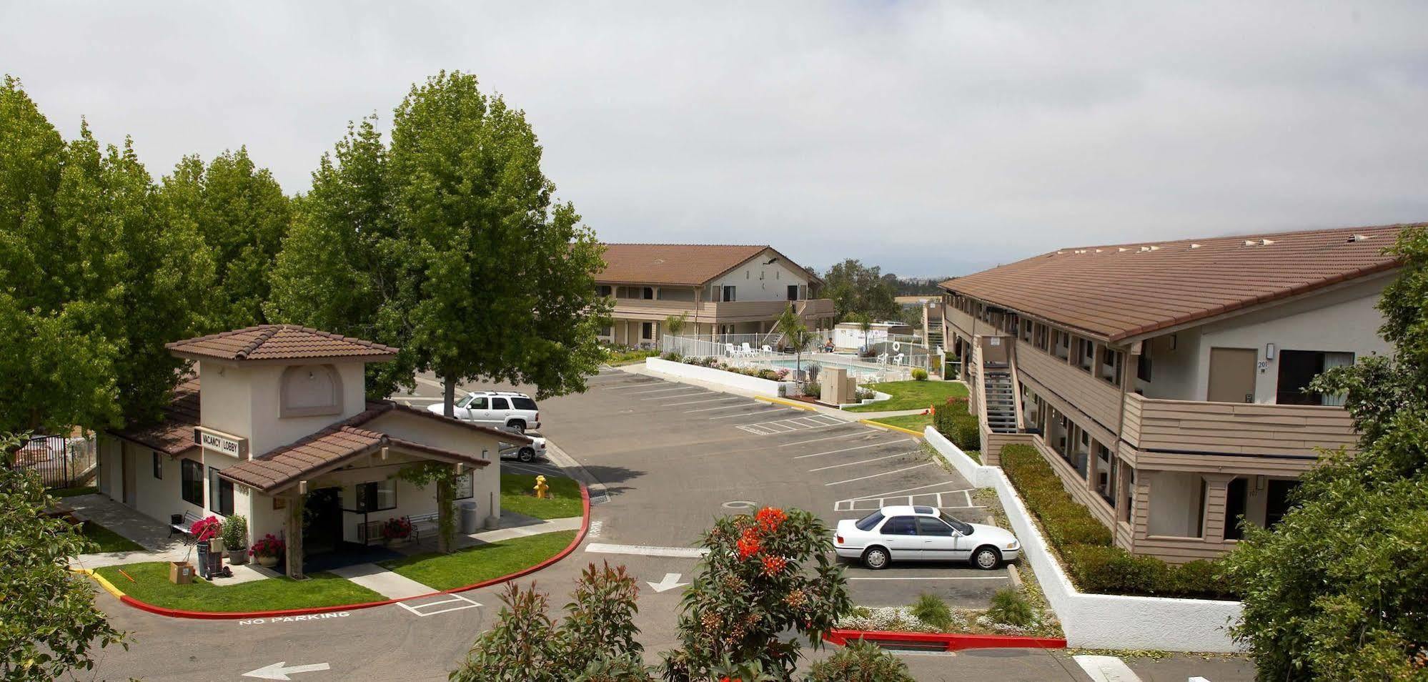 Days Inn By Wyndham Arroyo Grande Pismo Beach Extérieur photo